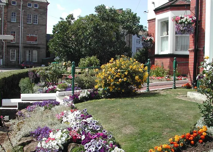 Whitehaven Guest house 4*